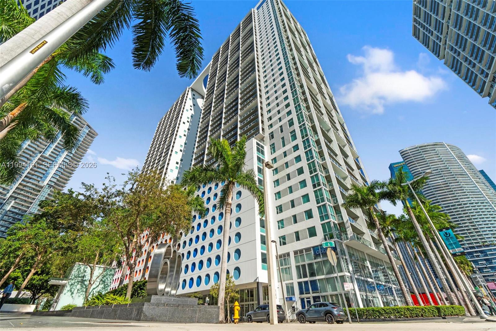 500 Brickell Ave #2510 Miami, FL 33131