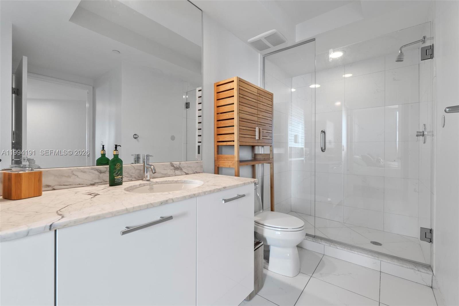 500 Brickell Ave #2510 Miami, FL 33131