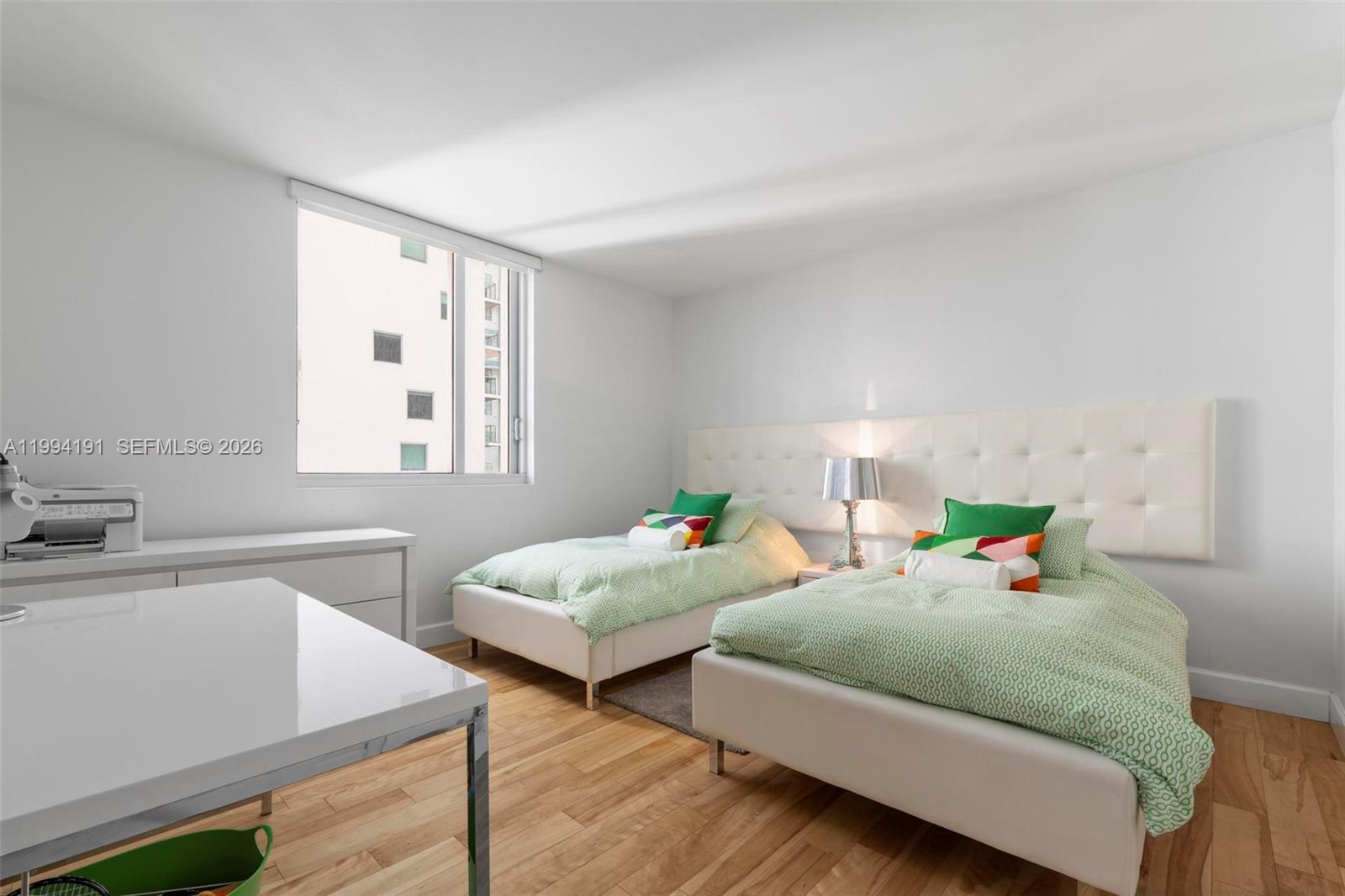 500 Brickell Ave #2510 Miami, FL 33131