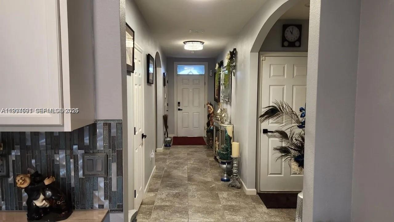 2271 SW Arlington Dr Sw Vero Beach, FL 32968