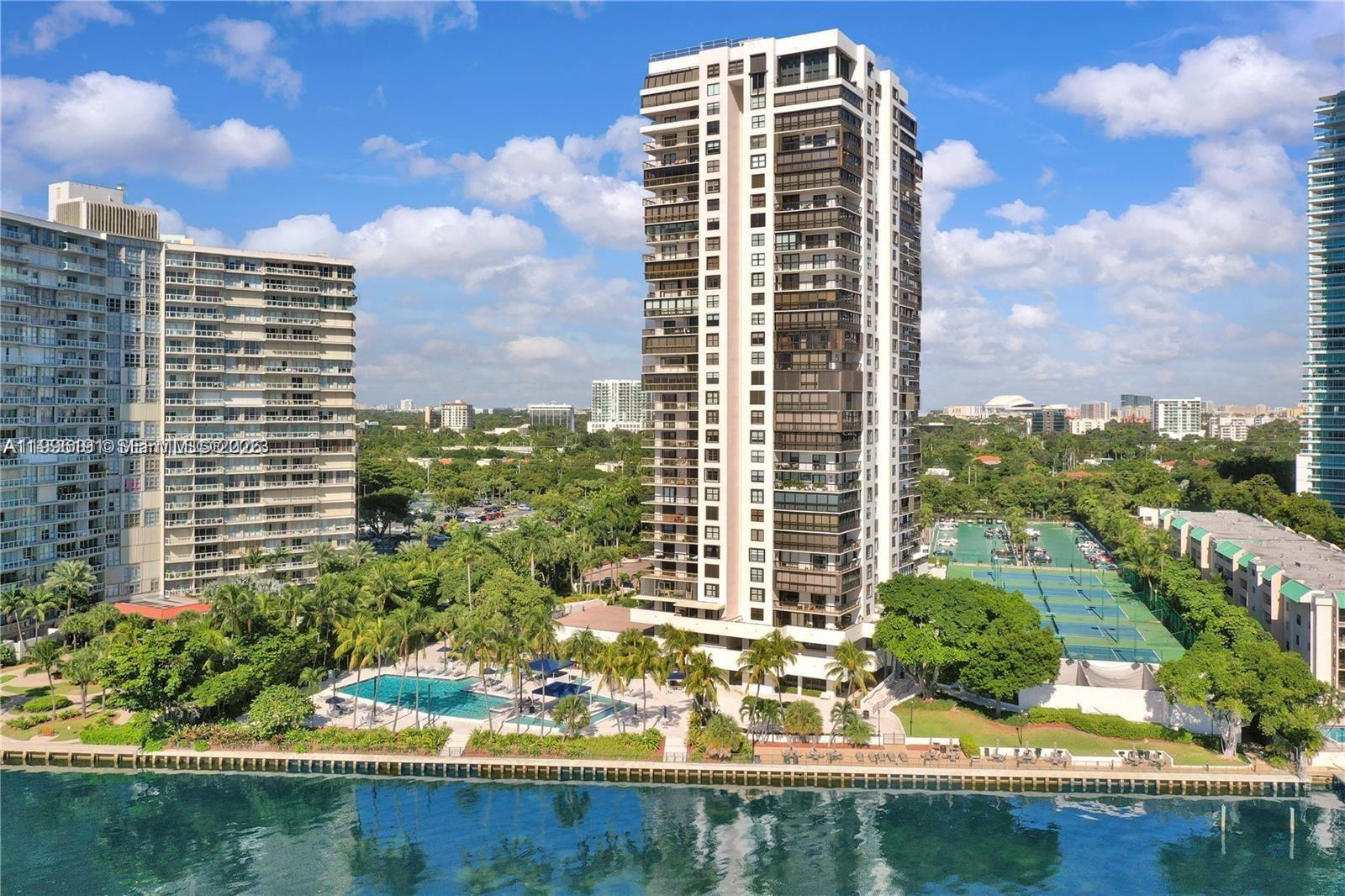 image Brickell Bay Club10