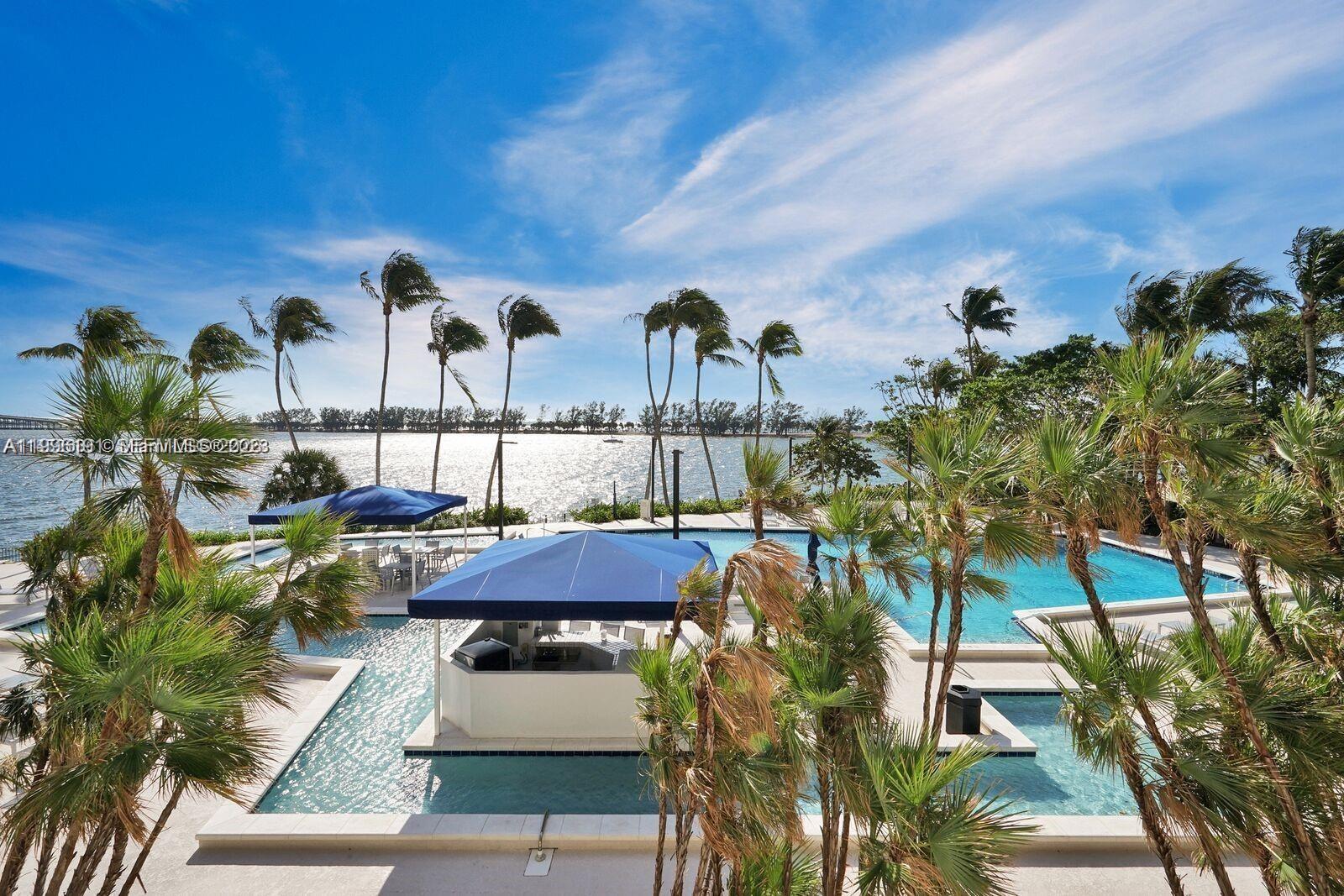 image Brickell Bay Club1