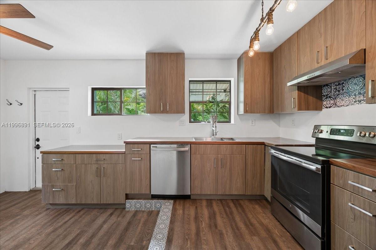 3490 William Ave Miami, FL 33133