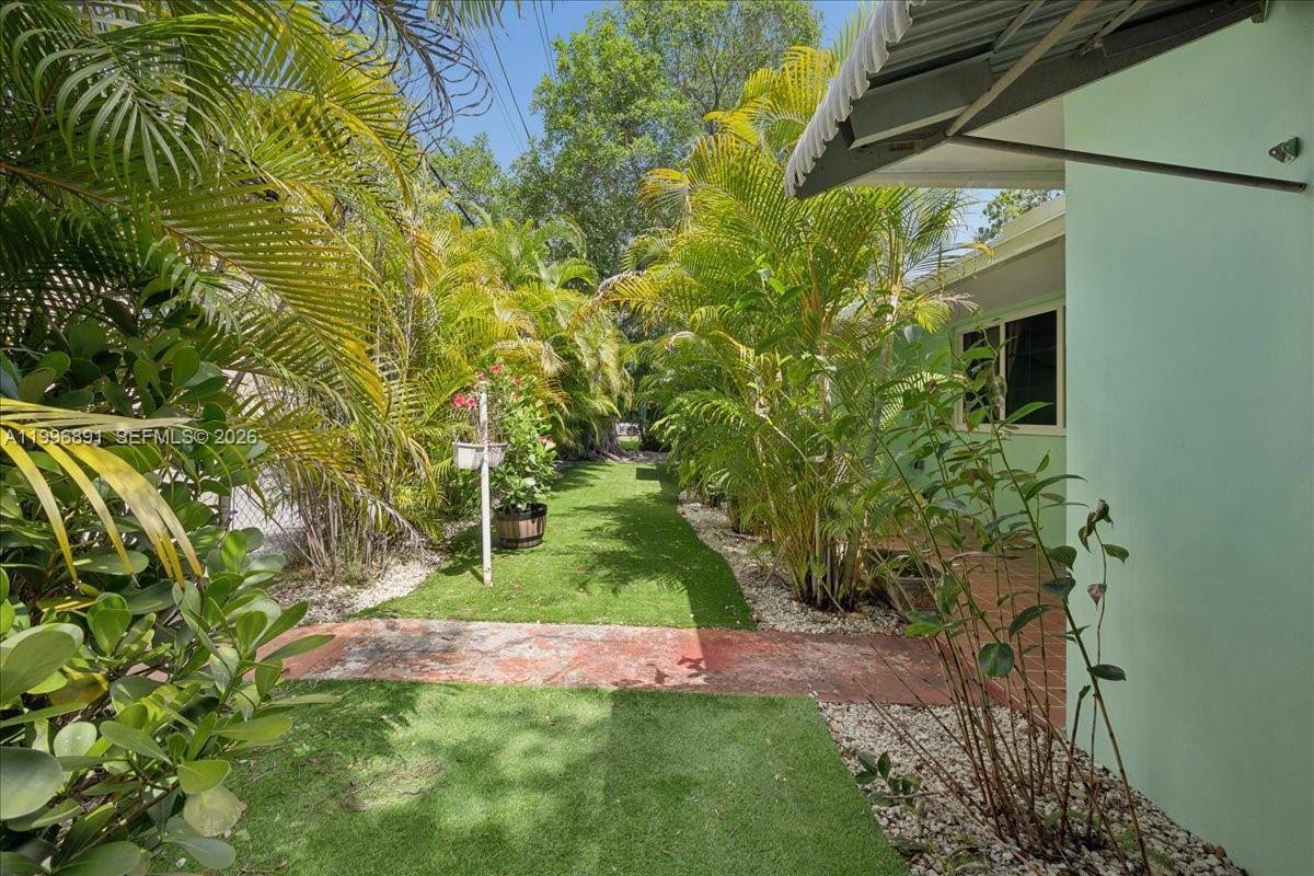 3490 William Ave Miami, FL 33133