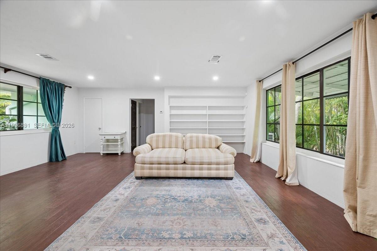 3490 William Ave Miami, FL 33133