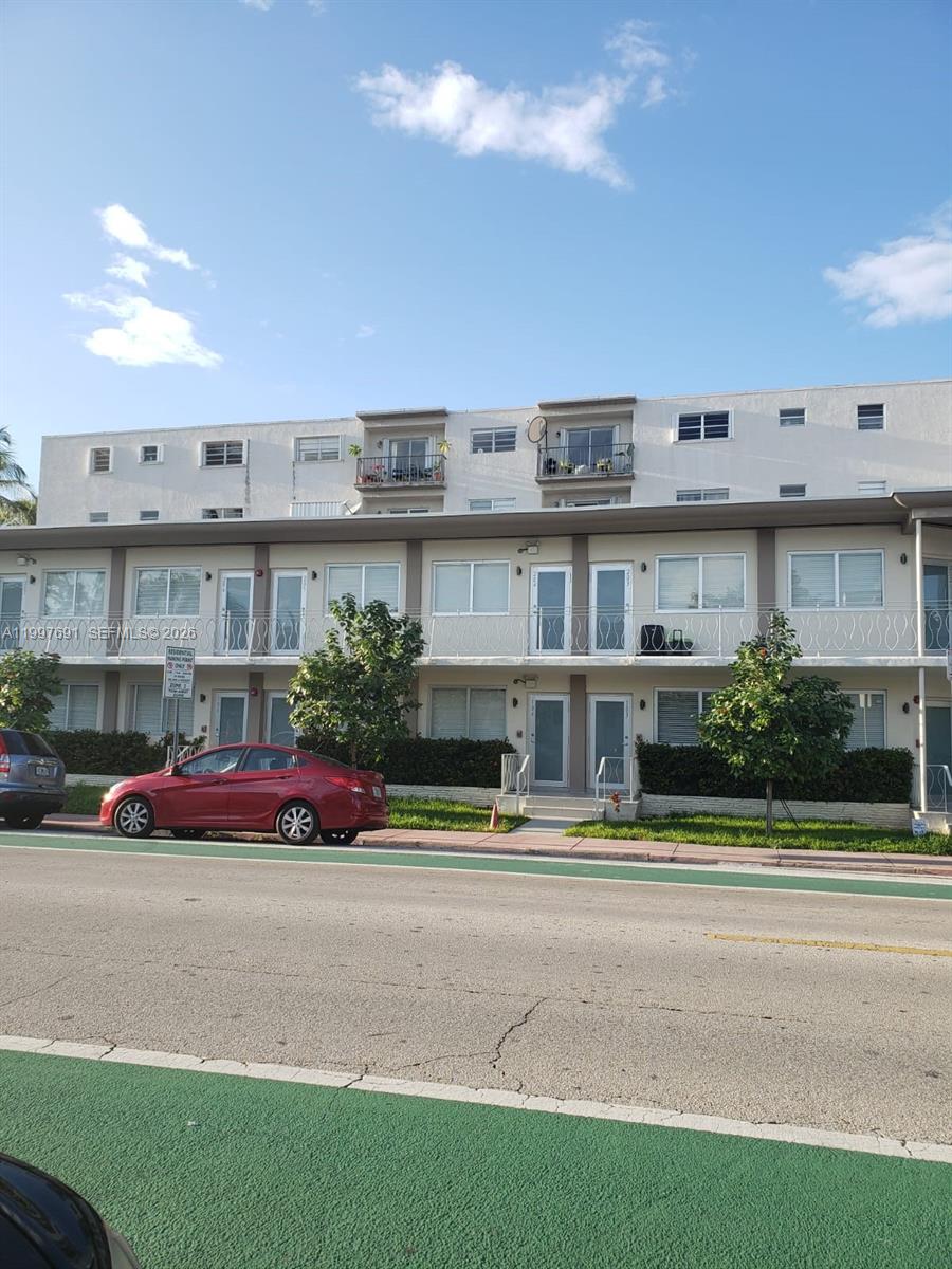 1601 Meridian Ave #105