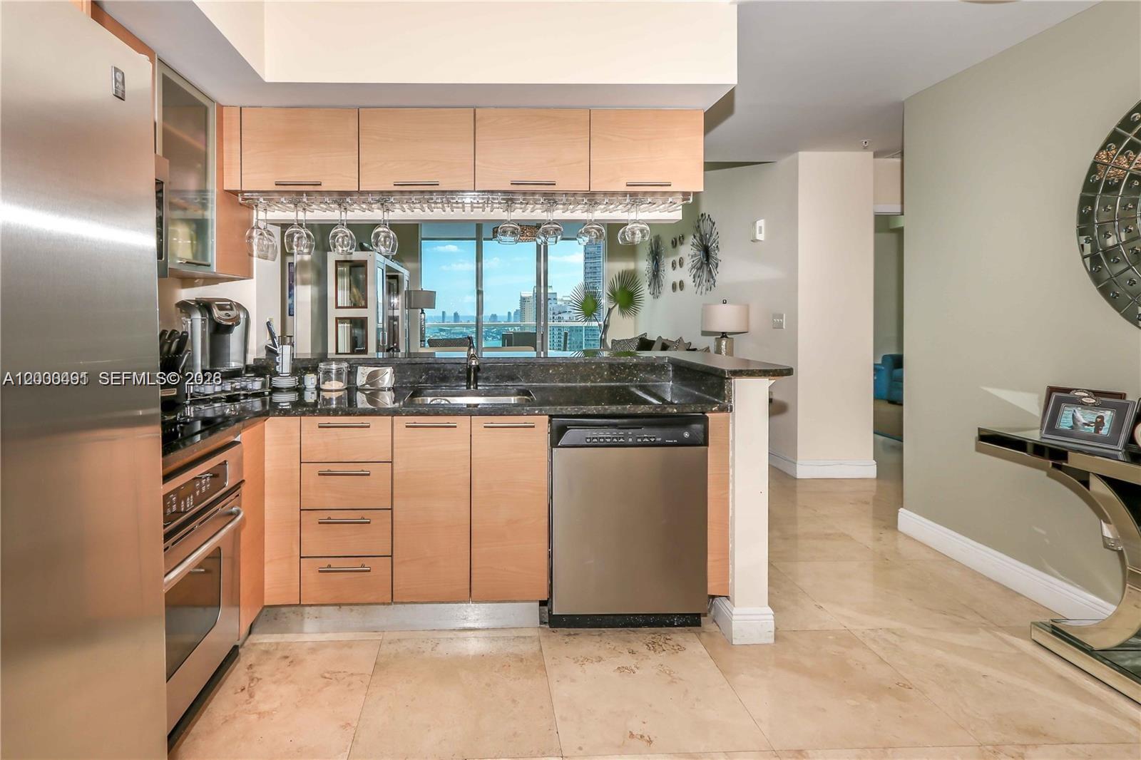 31 SE 5th St #4212 Miami, FL 33131