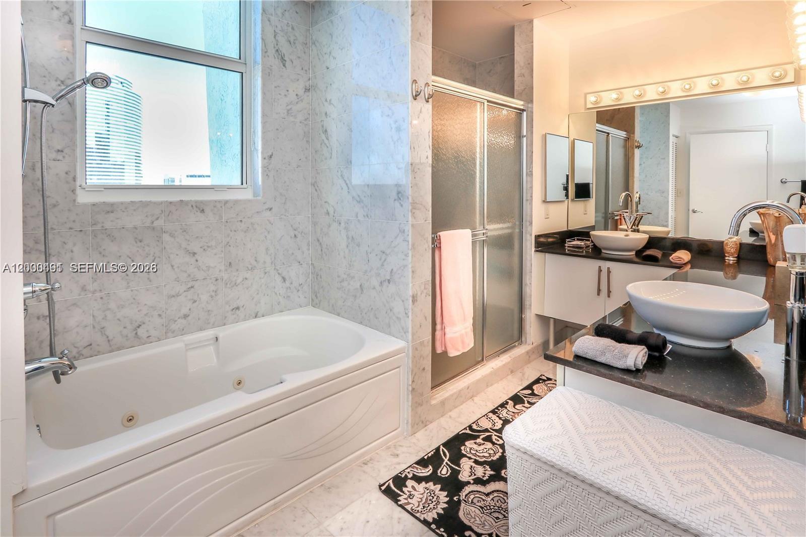 31 SE 5th St #4212 Miami, FL 33131