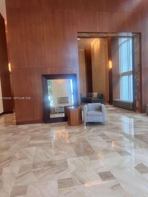 31 SE 5th St #4212 Miami, FL 33131