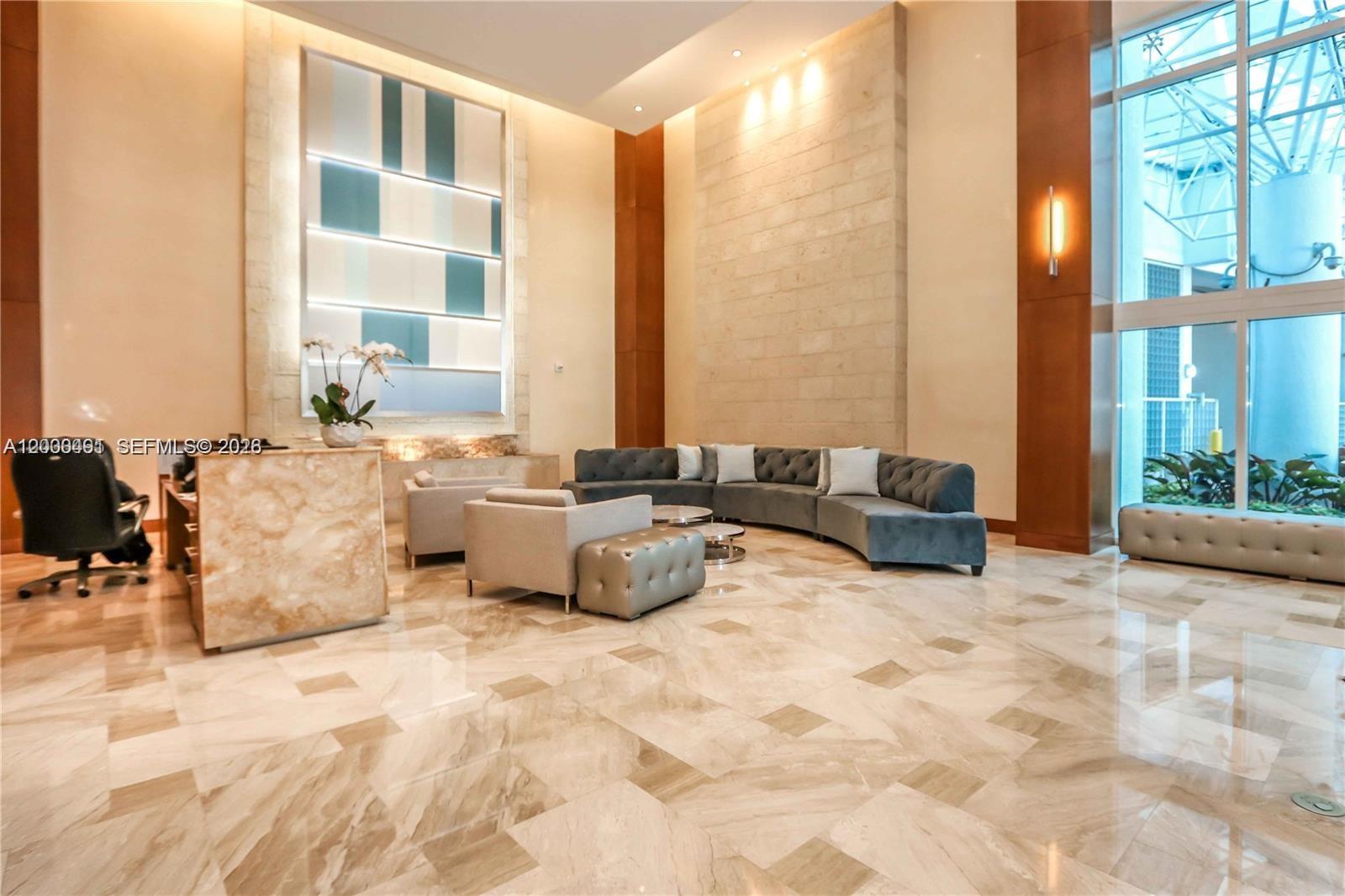 31 SE 5th St #4212 Miami, FL 33131