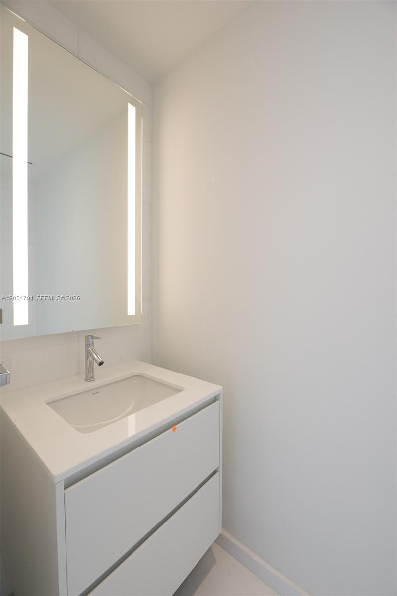 image Aston Martin Residences18