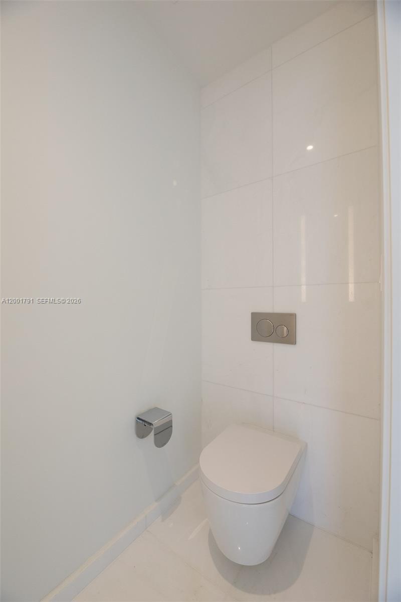 image Aston Martin Residences21