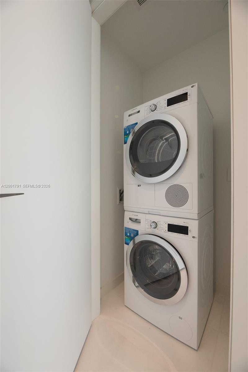 image Aston Martin Residences22