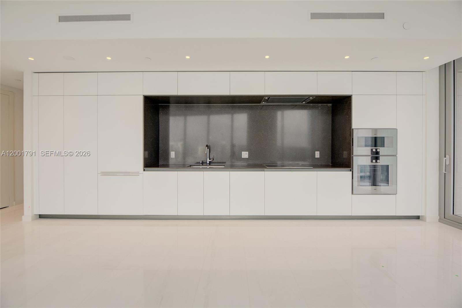 image Aston Martin Residences4