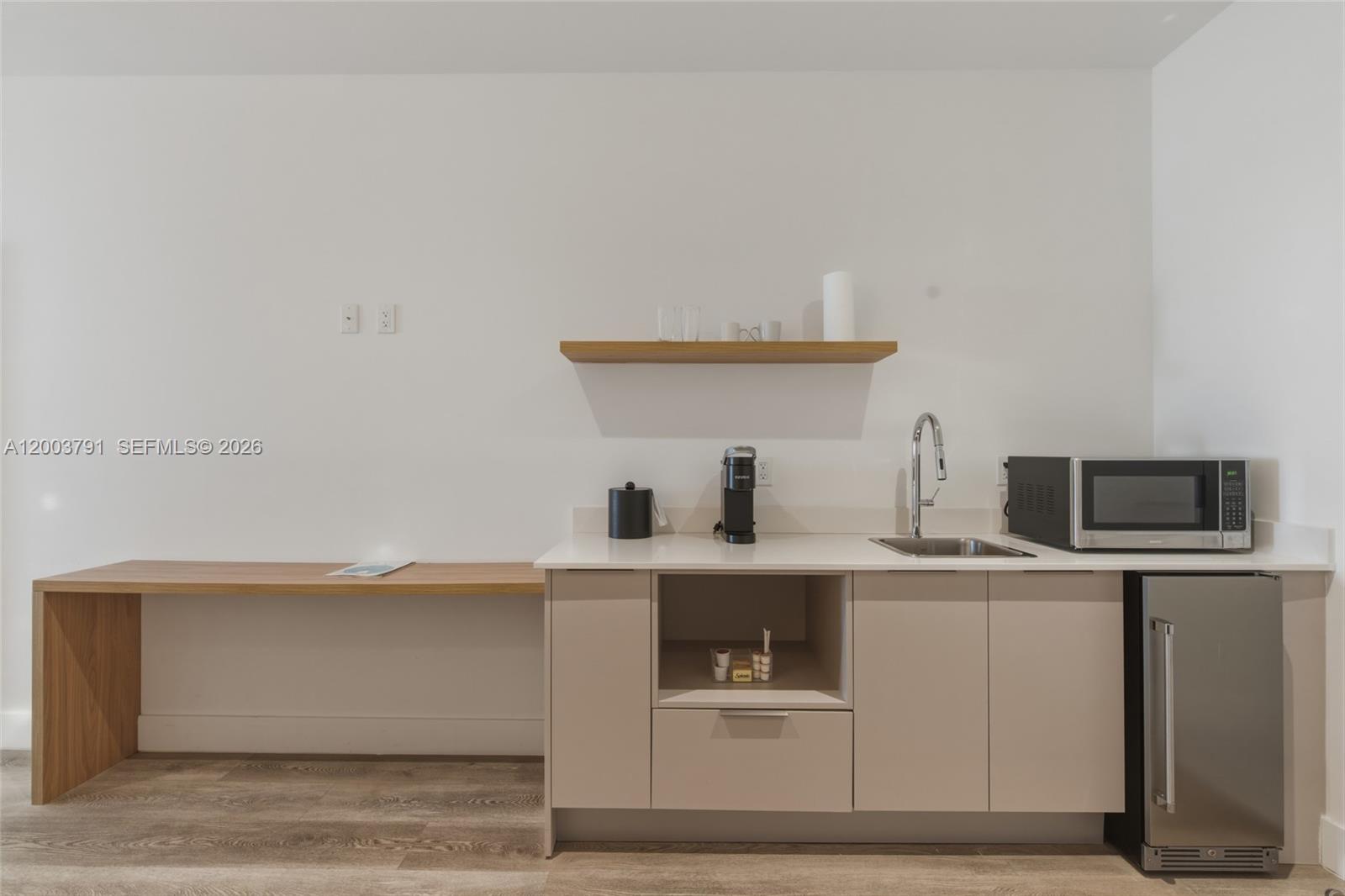 image Smart Brickell III12