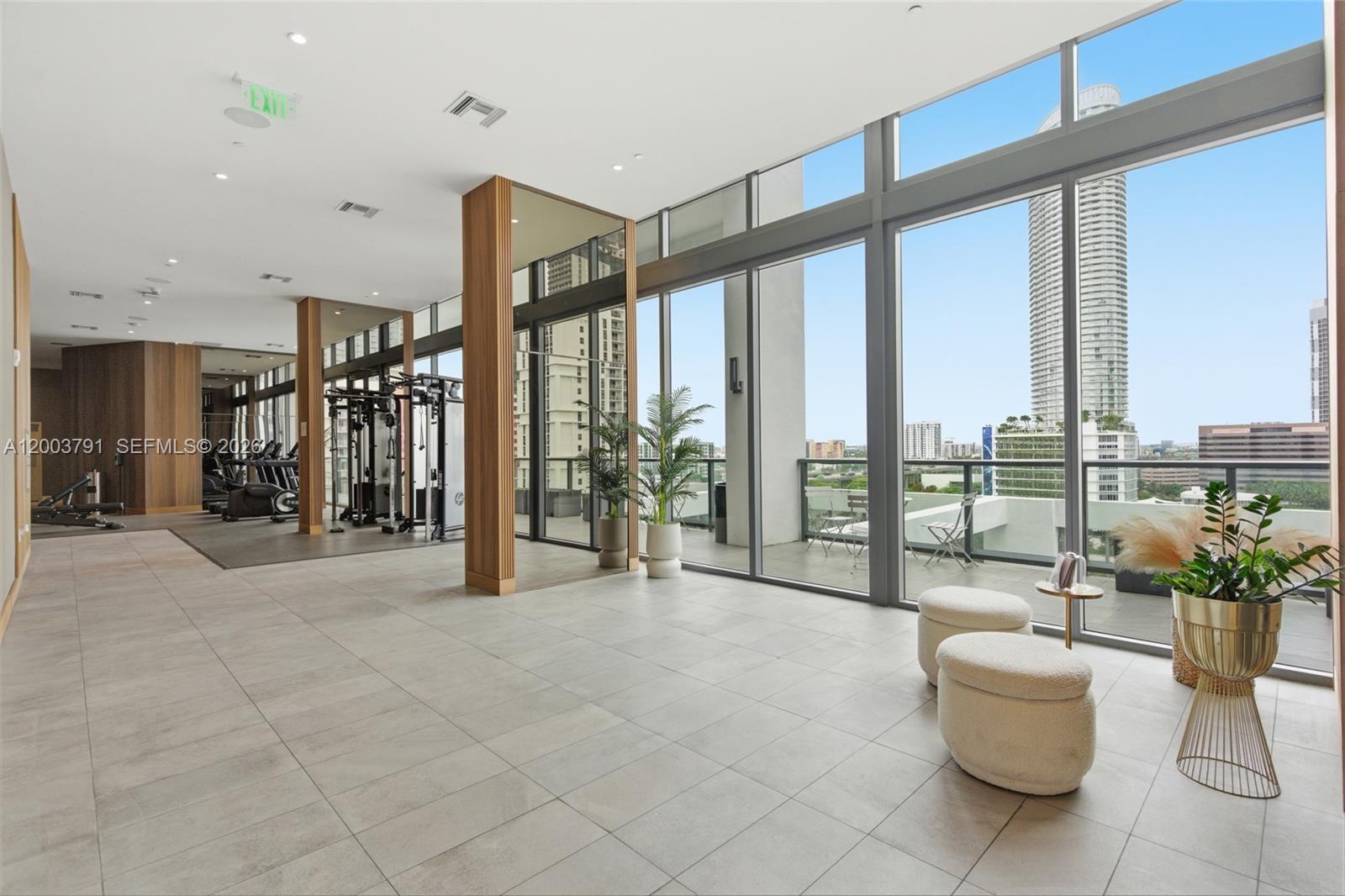 image Smart Brickell III14