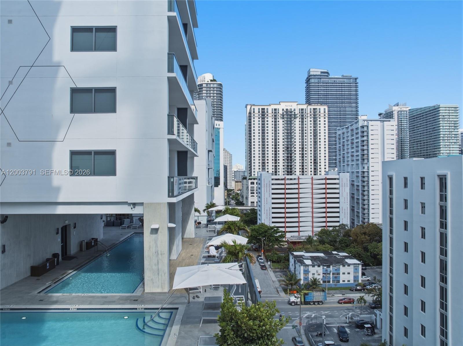 image Smart Brickell III27