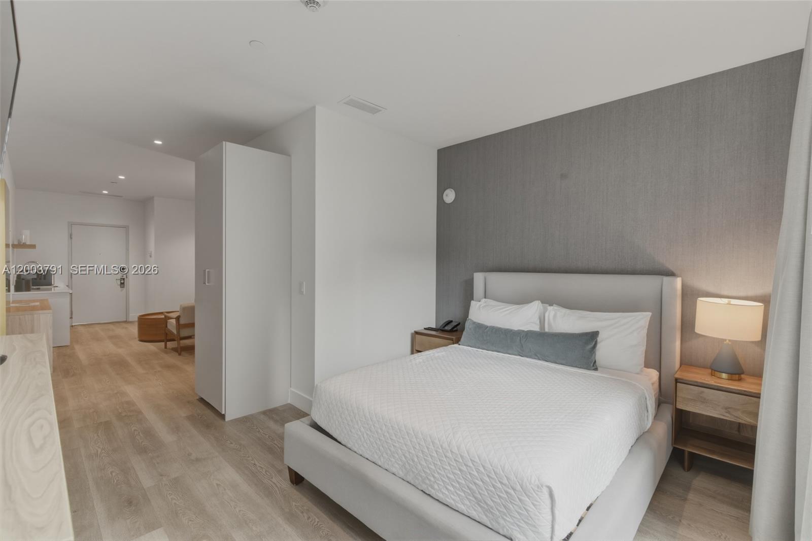 image Smart Brickell III4