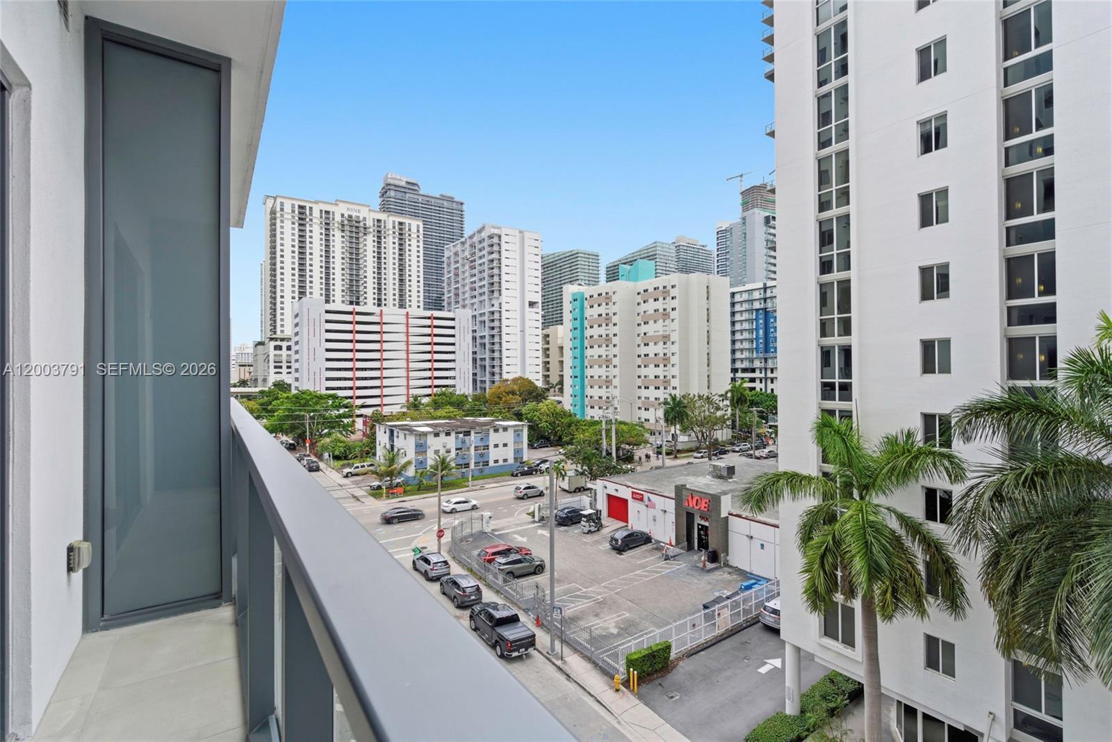 image Smart Brickell III7