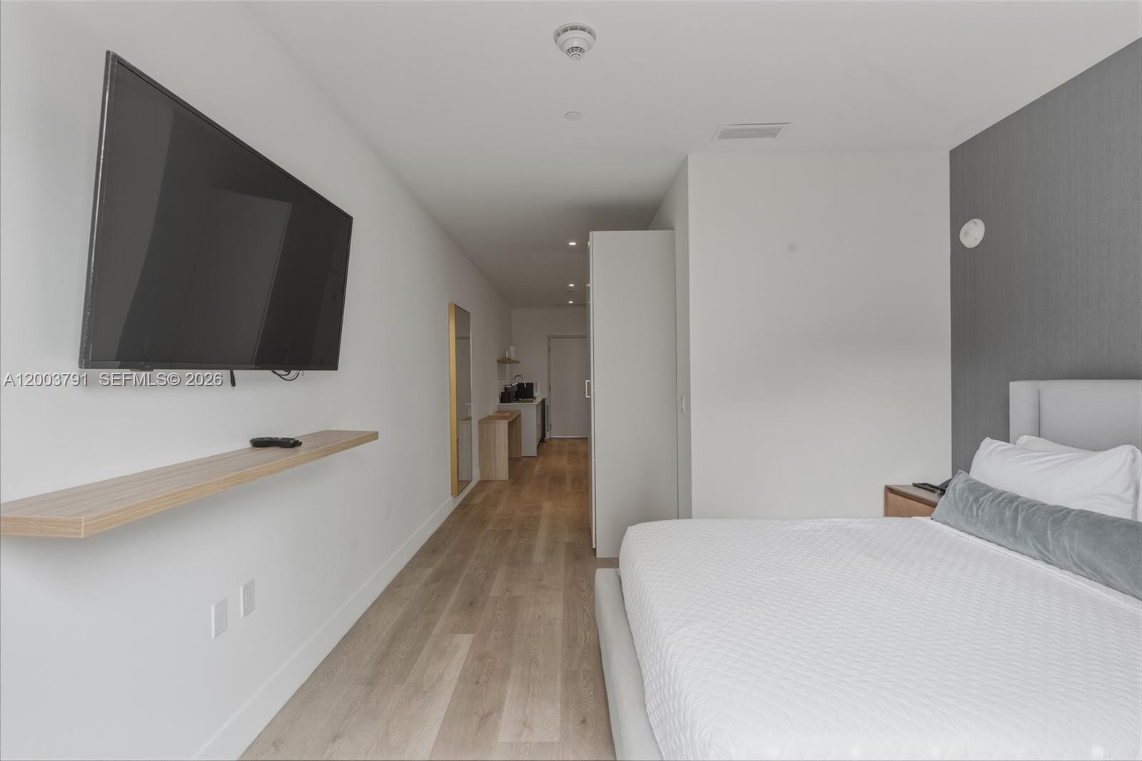 image Smart Brickell III8