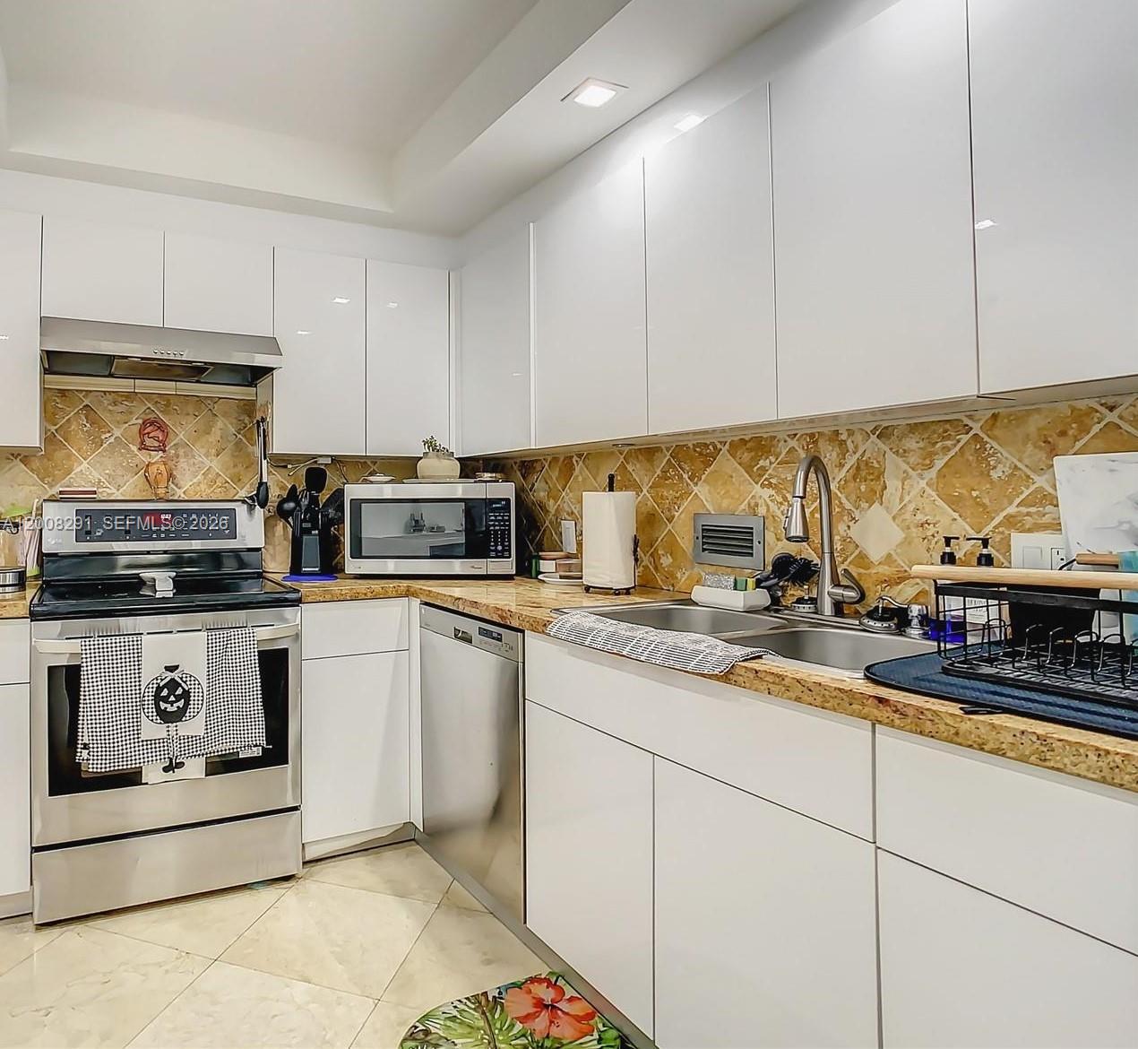 10185 Collins #308 Bal Harbour, FL 33154