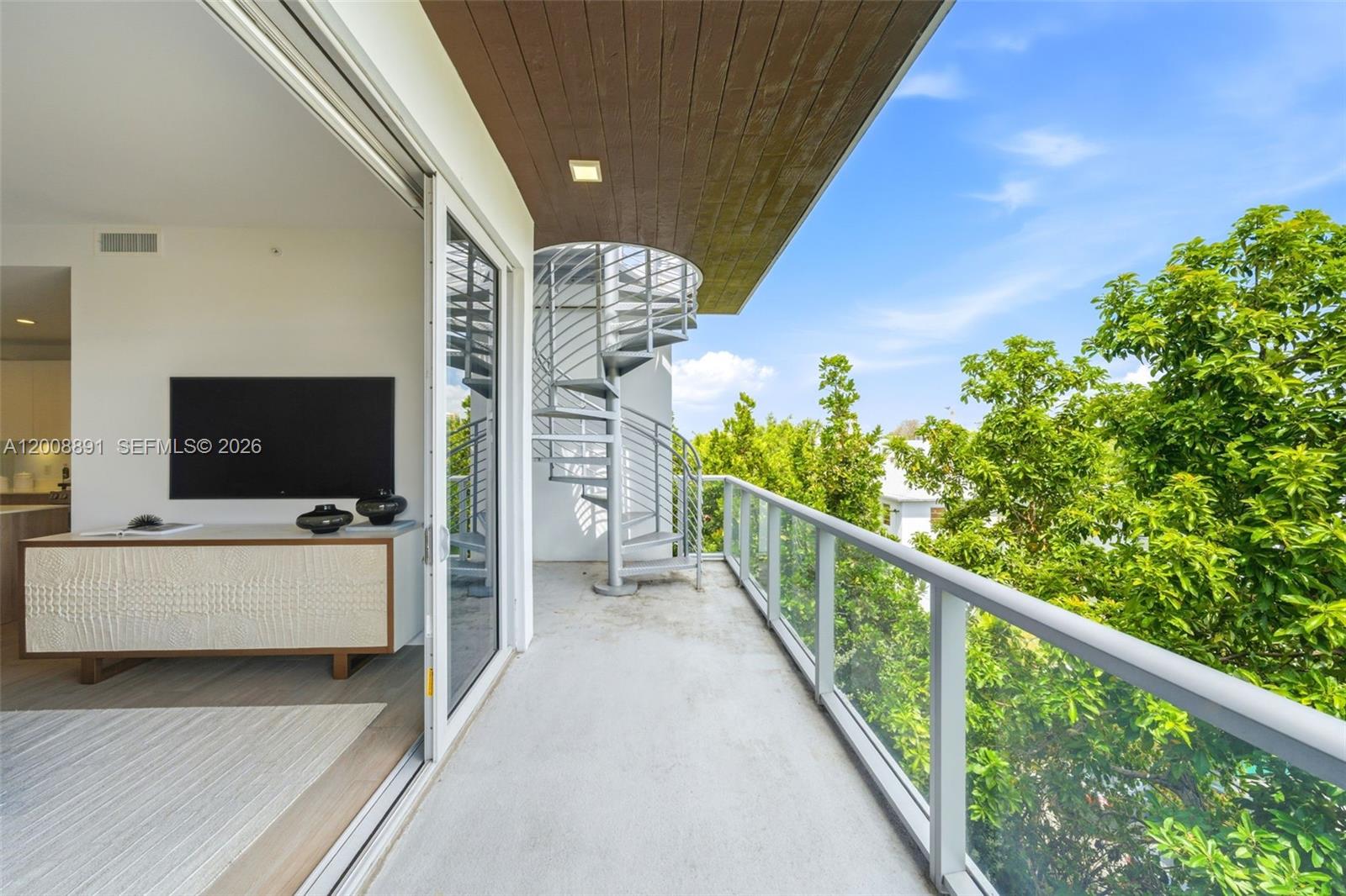 545 SW 11th St #308 Miami, FL 33129