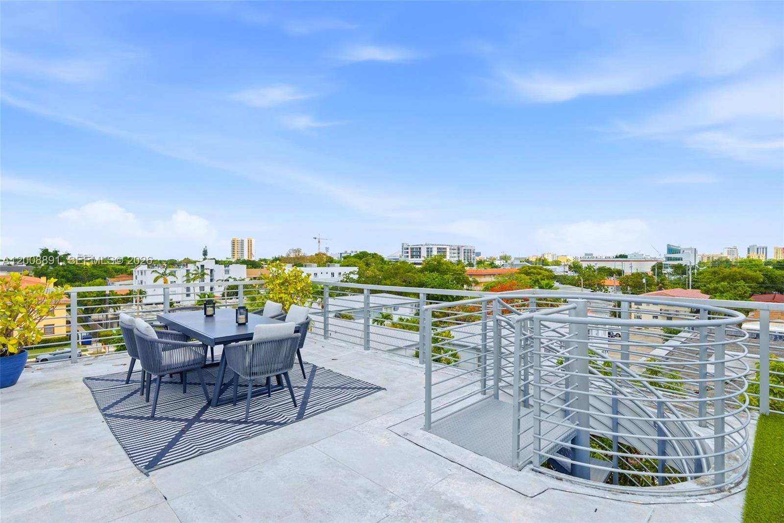 545 SW 11th St #308 Miami, FL 33129