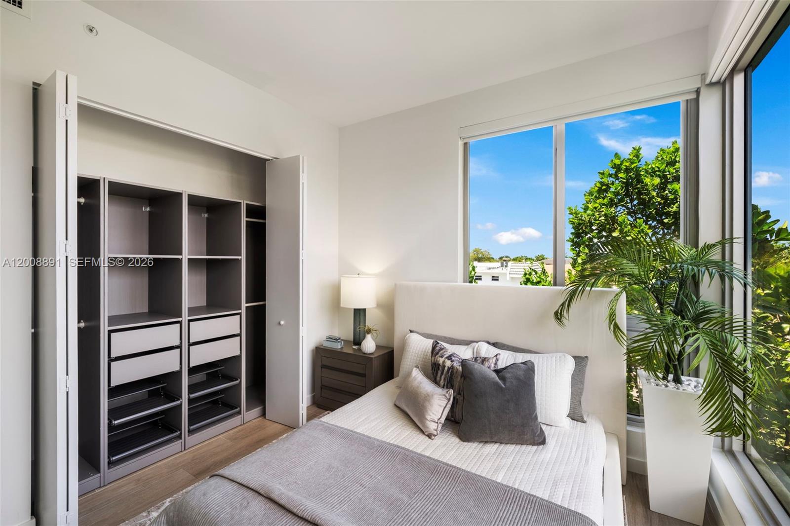 545 SW 11th St #308 Miami, FL 33129