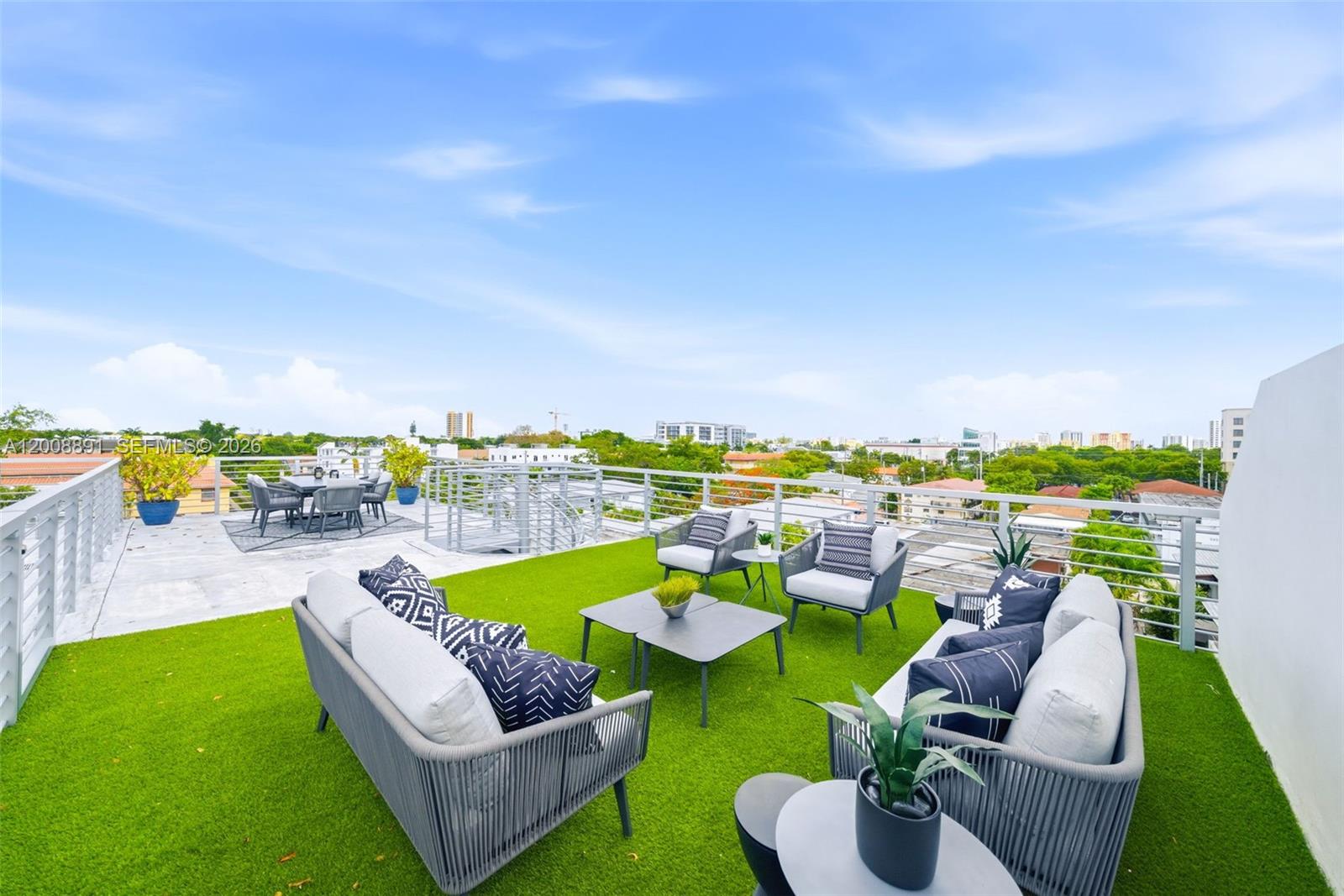 545 SW 11th St #308 Miami, FL 33129