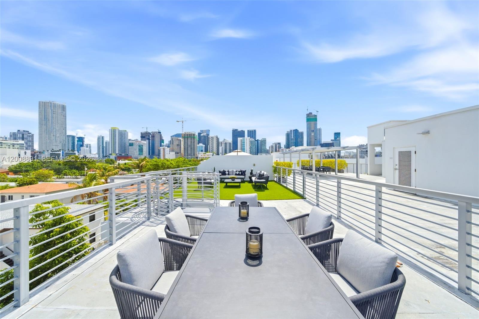 545 SW 11th St #308 Miami, FL 33129