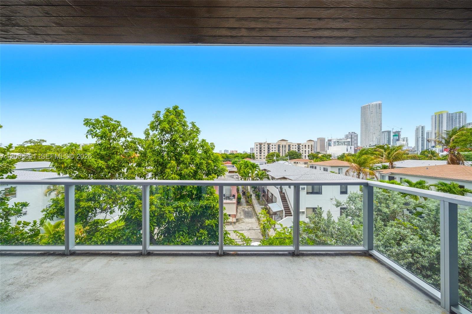 545 SW 11th St #308 Miami, FL 33129