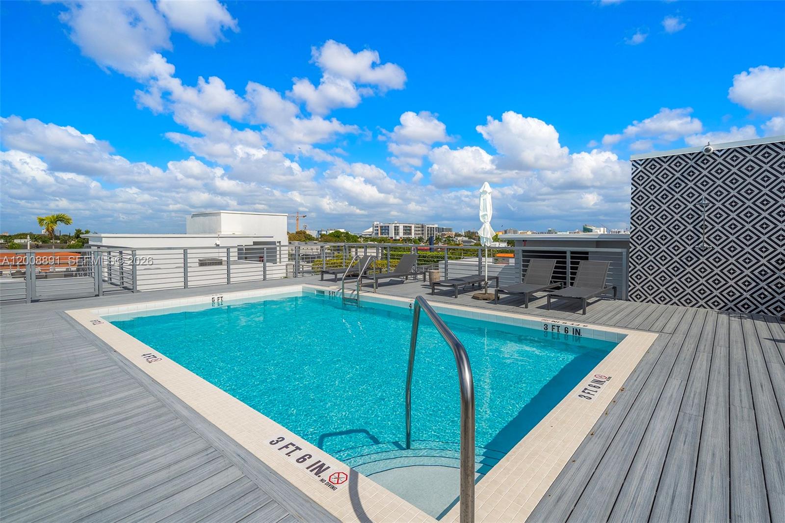 545 SW 11th St #308 Miami, FL 33129