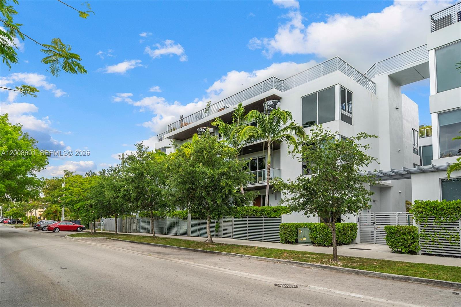 545 SW 11th St #308 Miami, FL 33129