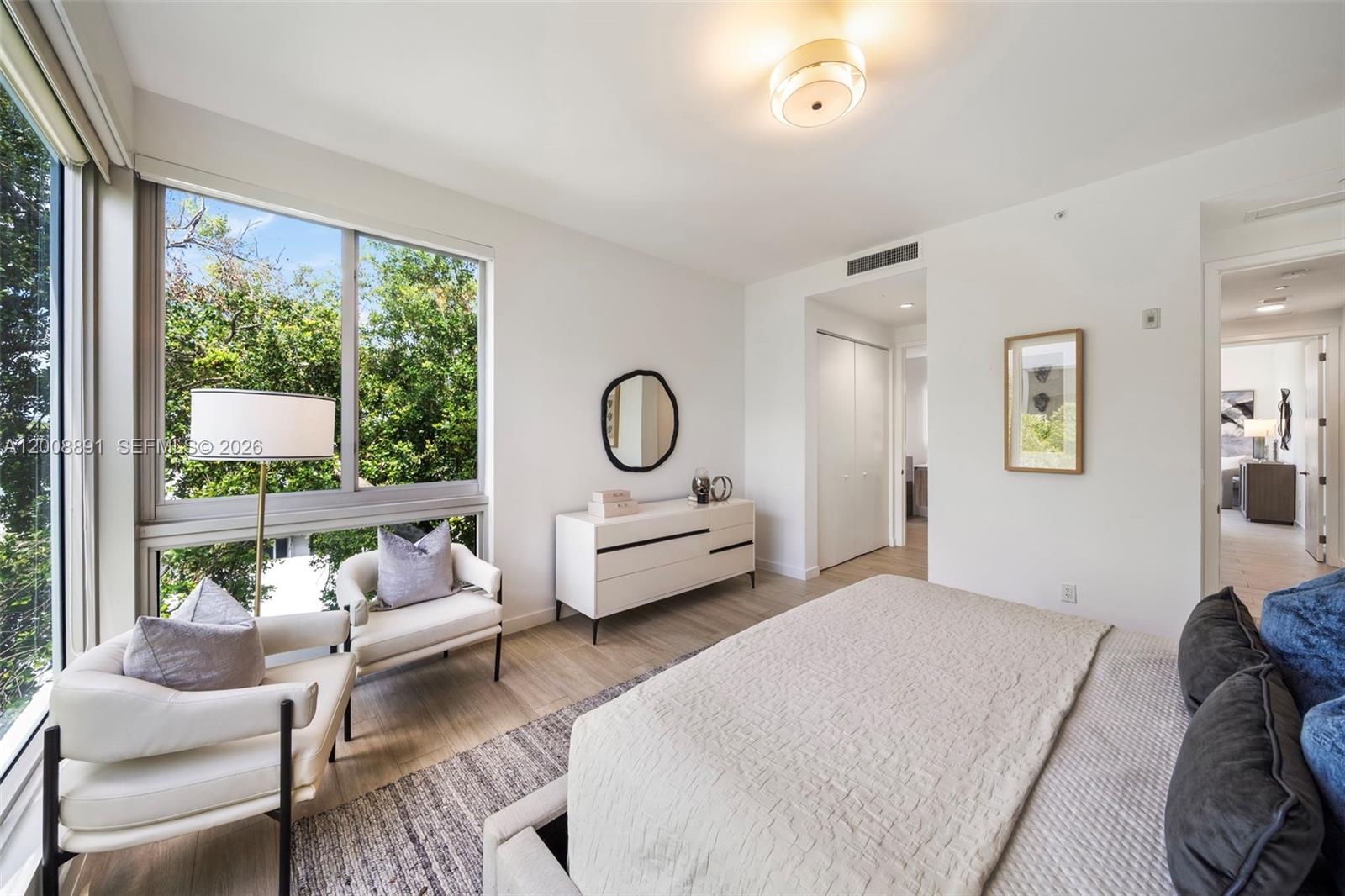 545 SW 11th St #308 Miami, FL 33129