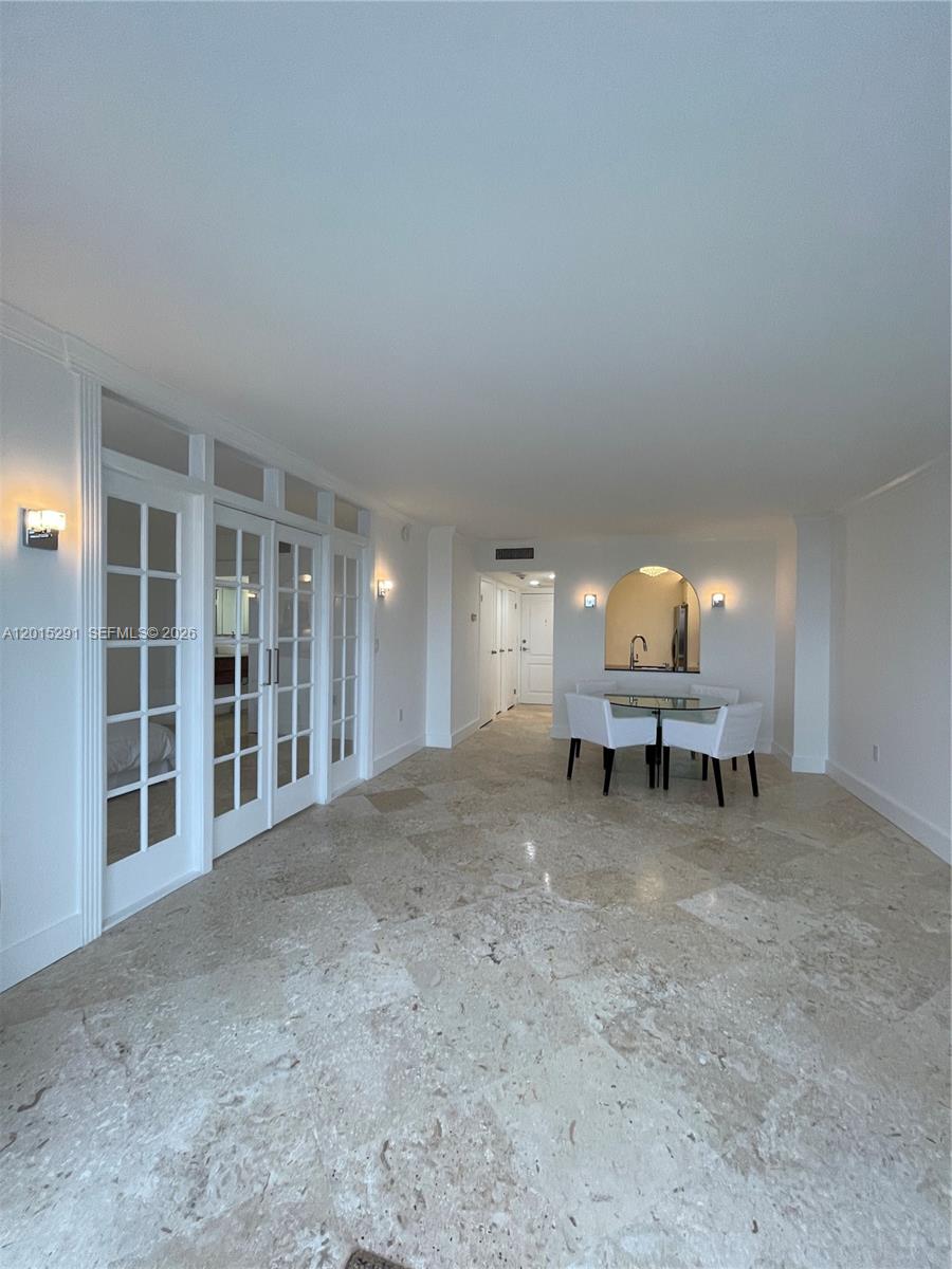 3625 N Country Clb Dr #907