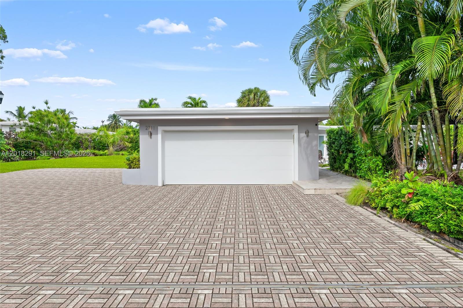 2711 Mayan Dr Fort Lauderdale, FL 33316