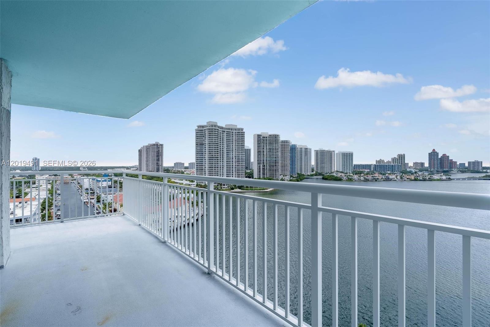 image Winston Towers 50020