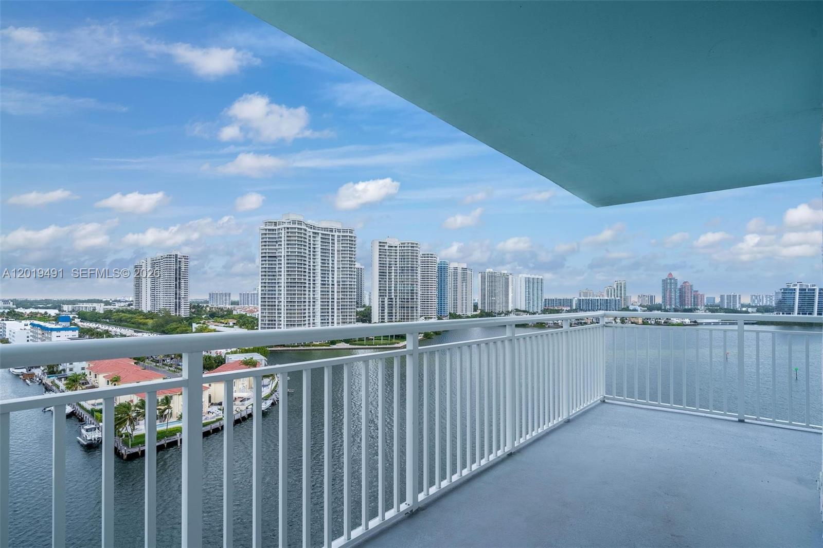 image Winston Towers 5002