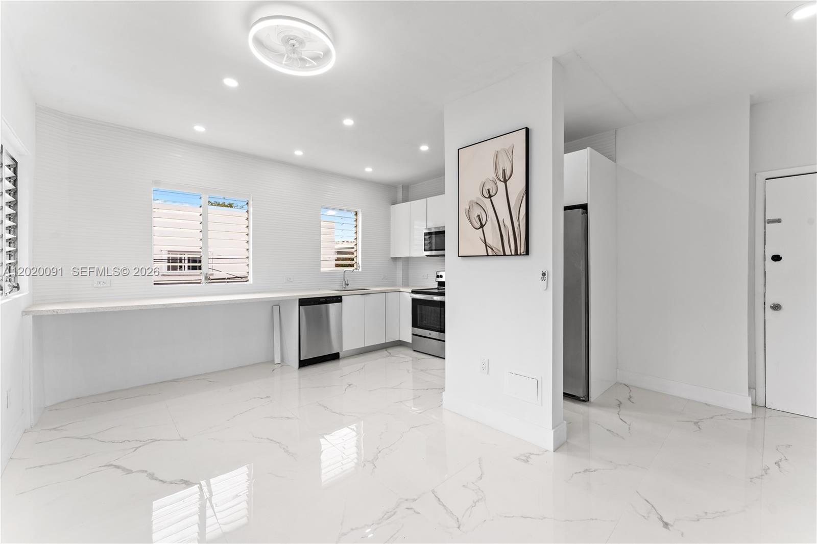 842 Meridian Ave #2D