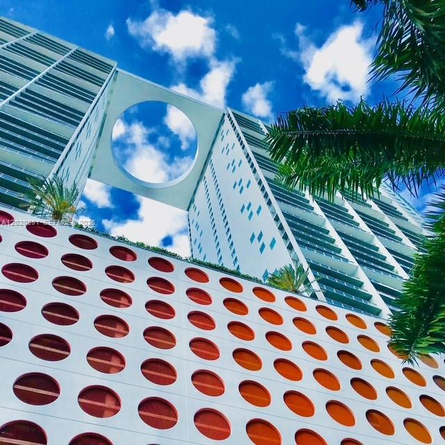 500 Brickell Ave #2208