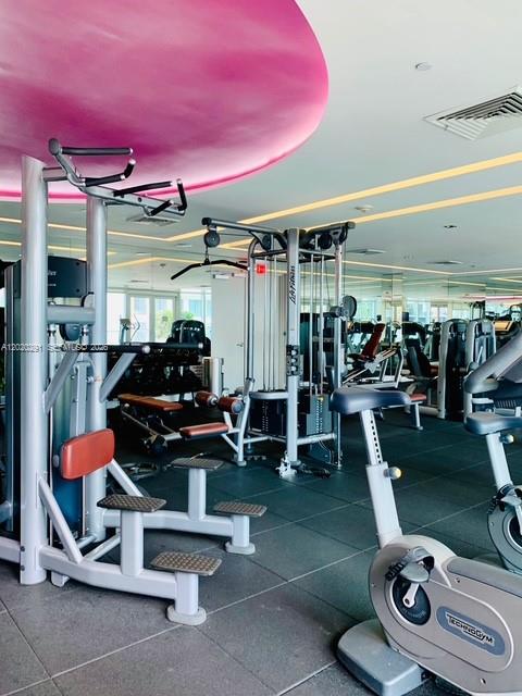 image 500 Brickell East5