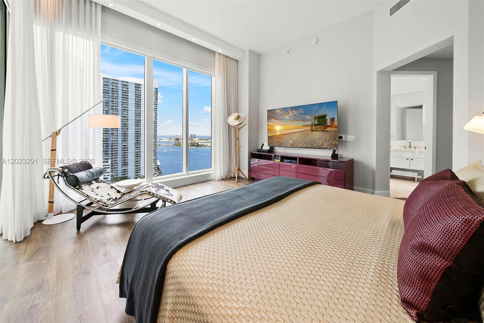 900 Brickell Key Blvd #1801 Miami, FL 33131