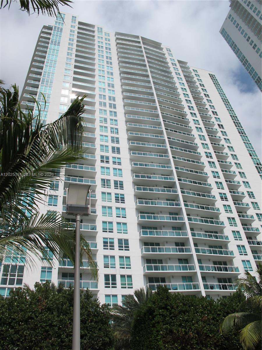 951 Brickell Ave #1209