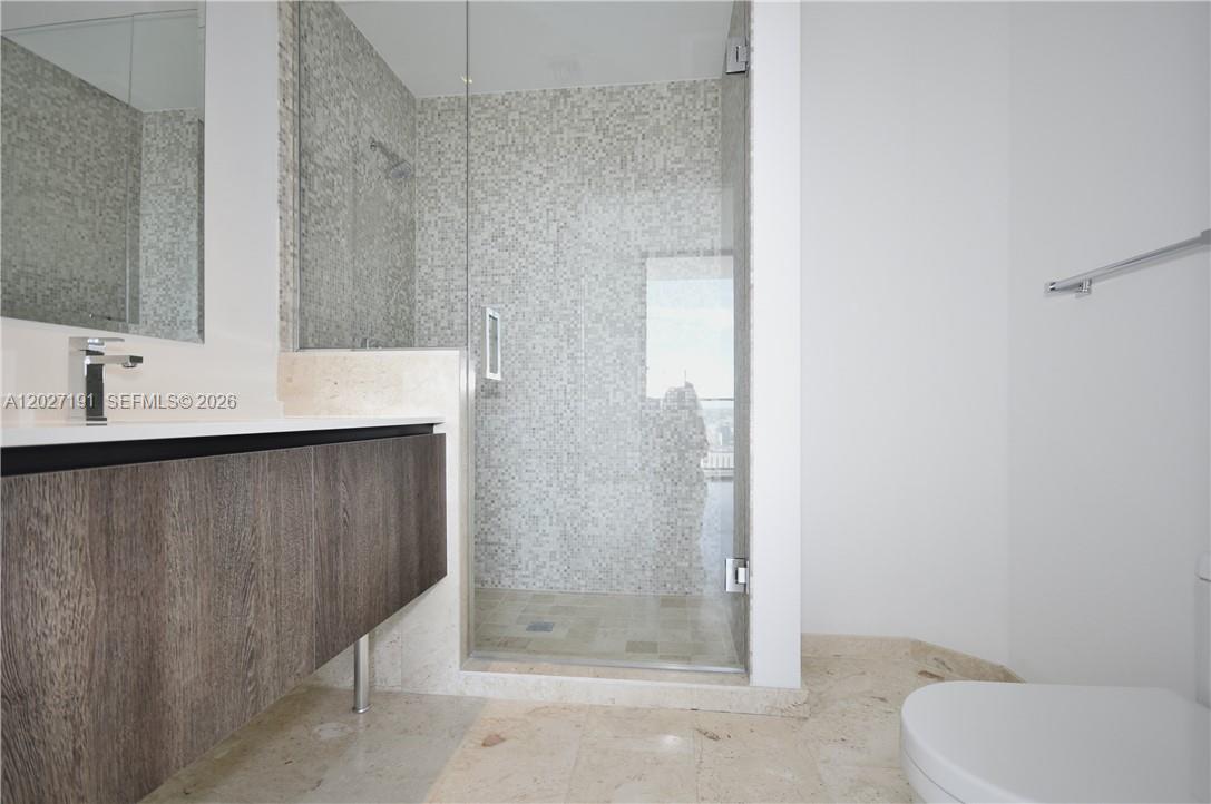 68 SE 6th St #2812 Miami, FL 33131