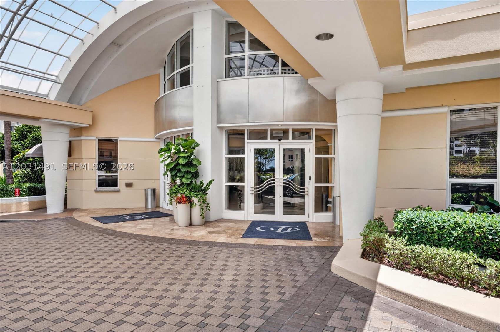848 Brickell Key Dr #3402 Miami, FL 33131