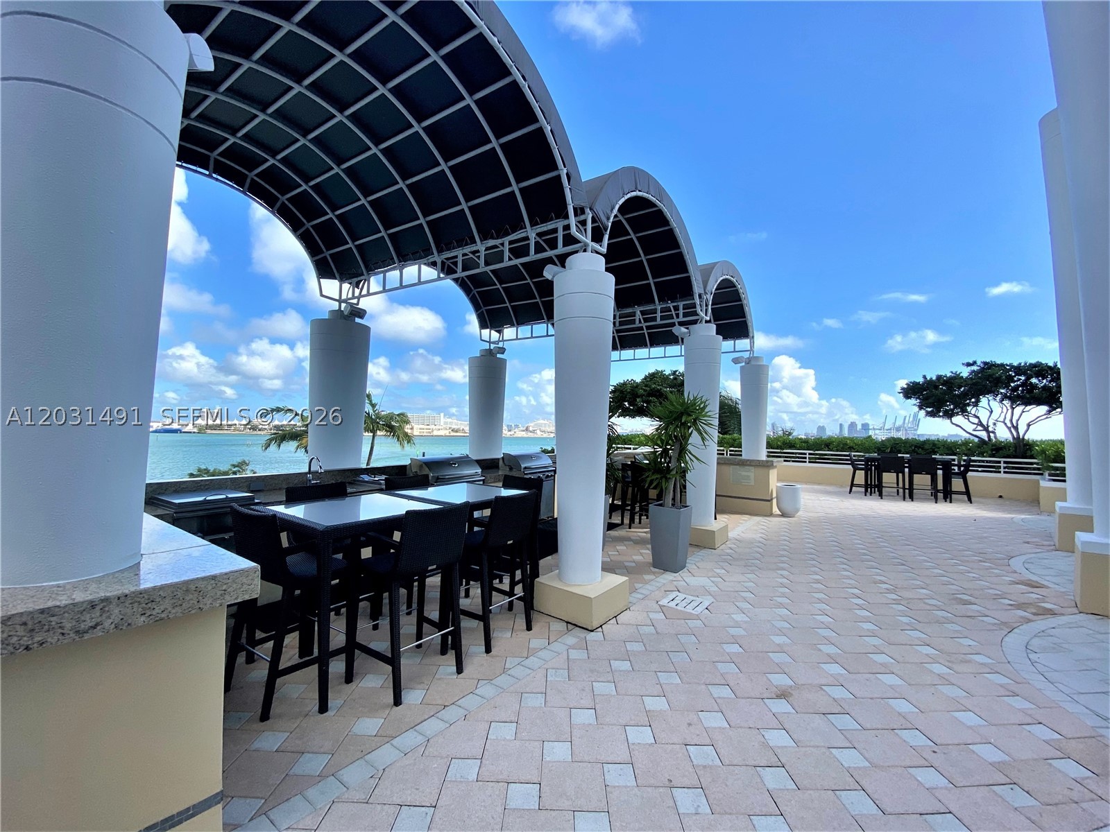 848 Brickell Key Dr #3402 Miami, FL 33131