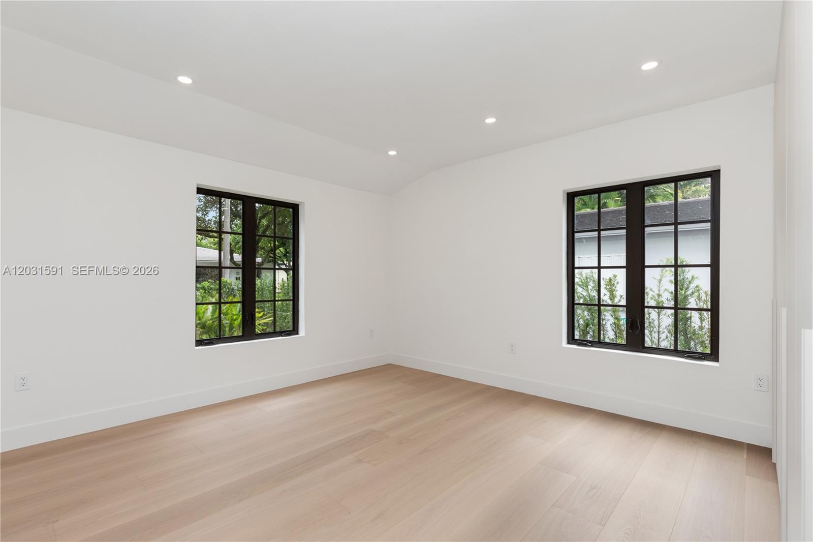 118 Sarto Ave Coral Gables, FL 33134