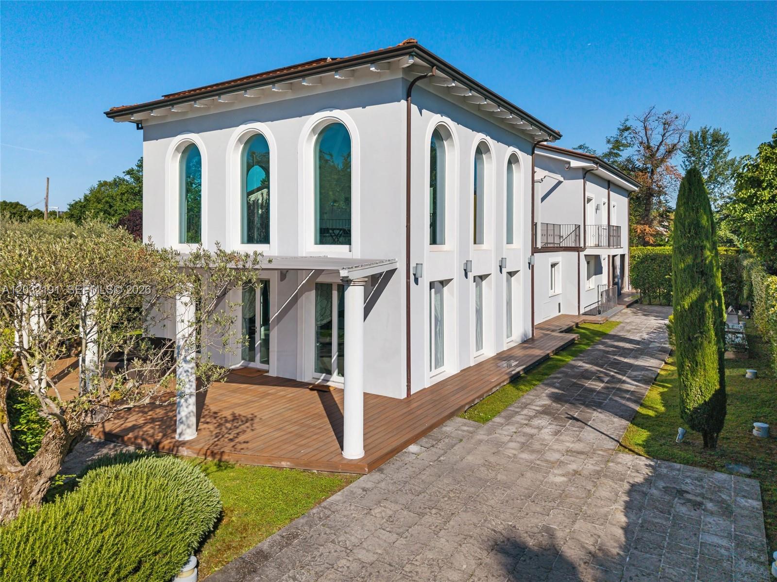 Luxury Real Estate Luxury Real Est Forte Dei Marmi Max Mlekus 