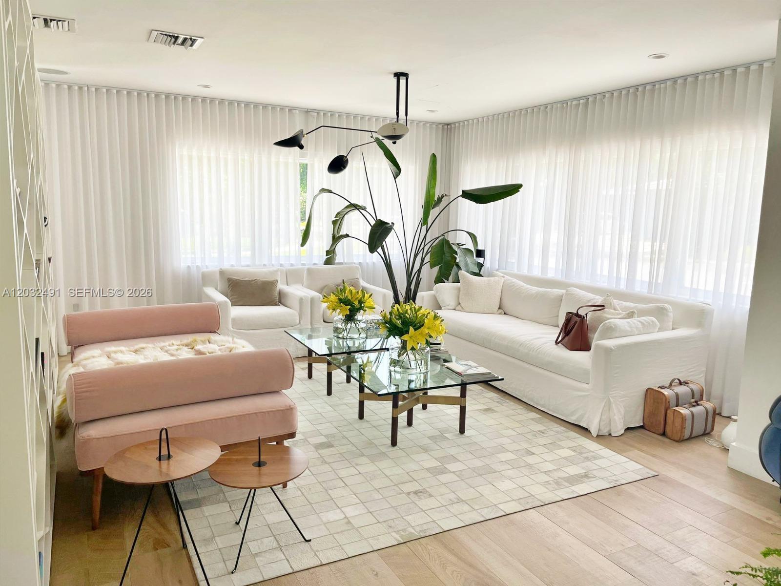 290 E Shore #E 290 Miami, FL 33133