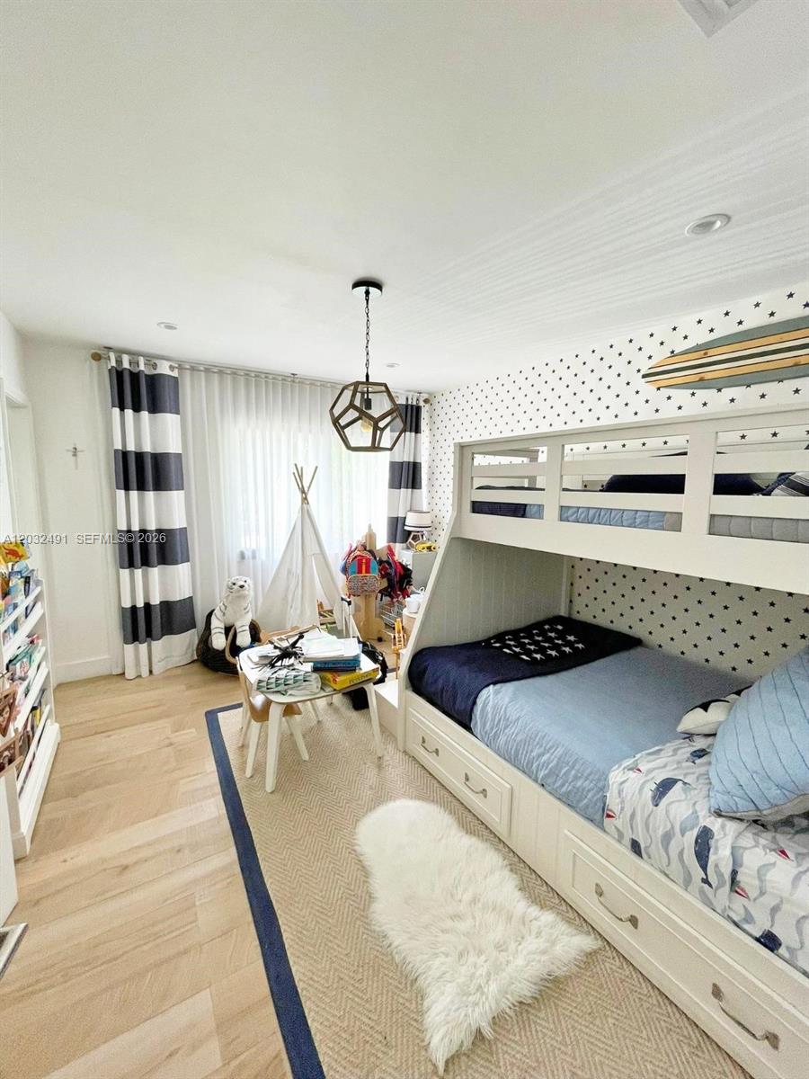 290 E Shore #E 290 Miami, FL 33133